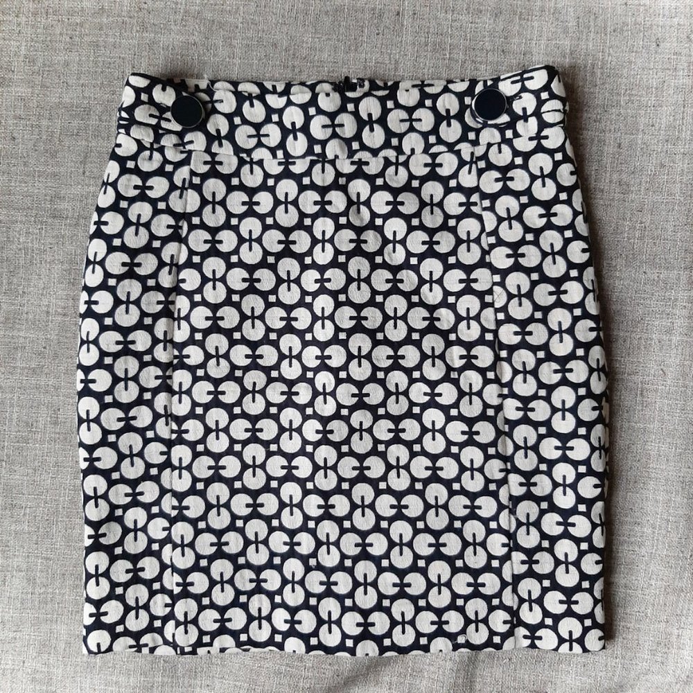 NWOT Banana Republic black and white short skirt SIZE 0 geometric circle pattern